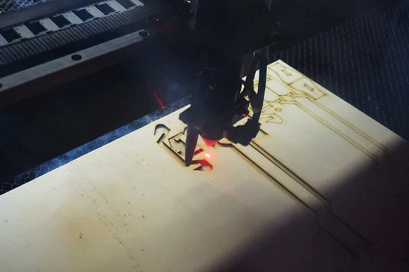 OMTech Laser peut-il maîtriser la gravure raster sur bois ?