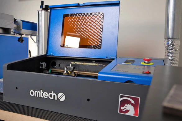Découpeuse laser OMTech vs. Cricut : améliorez votre machine de découpe