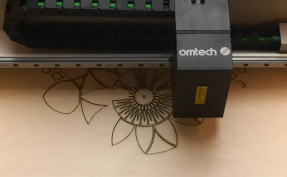 Marquage Laser de Précision pour l'électronique et les Semi-conducteurs