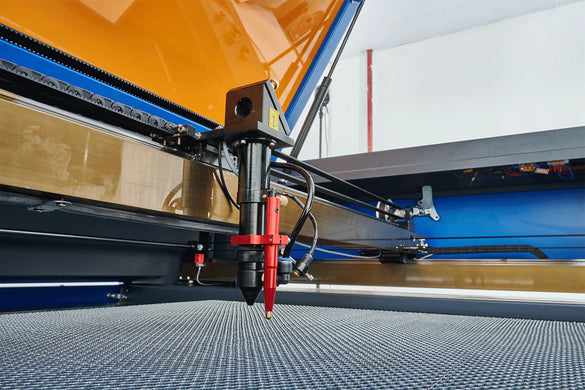 Explorez la magie de la texturation laser avec OMTech