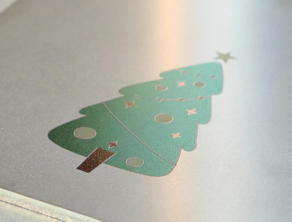 Comment le marquage couleur OMTech transforme des matériaux ordinaires en œuvres d'art captivantes